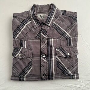 Chalc gray roll arm button down shirt with dual flap pockets